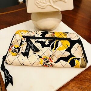 Vera Bradley Quilted Floral Dogwood Pattern Wallet in Yellow, Black, Cream NWOT